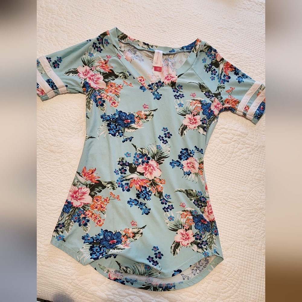 Floral no boundaries t shirt